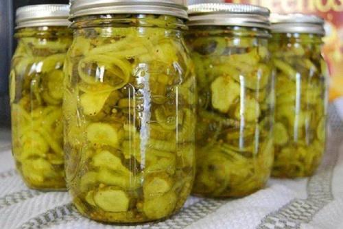 Огурцы с укропом и чесноком на зиму. 20 простых салатов из огурцов на зиму