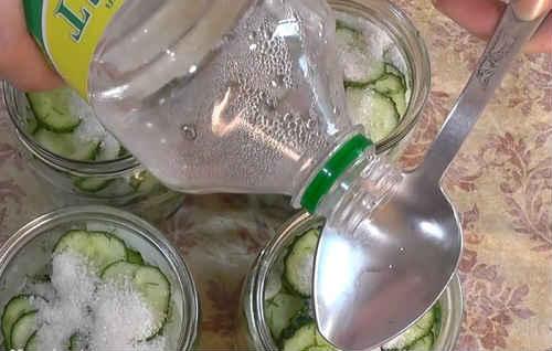 Салат из огурцов нежинский с укропом. Салат «Нежинский» из огурцов на зиму — лучшие рецепты