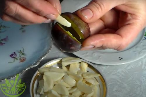 Маринованные сливы с чесноком и мятой. Маринованные сливы с чесноком: все, кто пробовал, просят рецепт