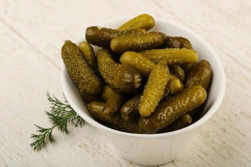 Малосольные огурцы с сухим укропом. 15 отличных рецептов малосольных огурцов в пакете