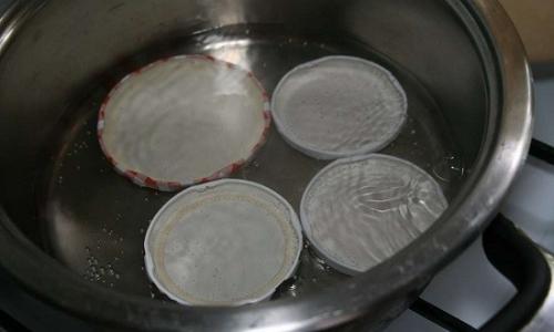 Огурцы на зиму хрустящие без стерилизации. Маринованные огурцы на зиму без стерилизации — 5 рецептов хрустящих огурцов в банках