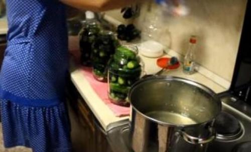 Огурцы без хрена на зиму. Хрустят без хрена. Огурцы на зиму в банках закрываю только так: другие варианты не признаю. 19 Огурцы без хрена на зиму. Хрустят без хрена. Огурцы на зиму в банках закрываю только так: другие варианты не признаю. 19