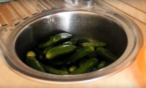 Огурцы без хрена на зиму. Хрустят без хрена. Огурцы на зиму в банках закрываю только так: другие варианты не признаю. 16 Огурцы без хрена на зиму. Хрустят без хрена. Огурцы на зиму в банках закрываю только так: другие варианты не признаю. 16