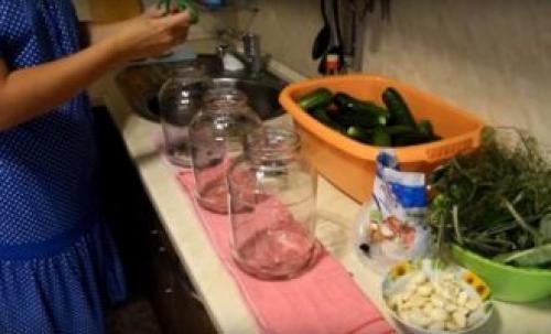 Огурцы без хрена на зиму. Хрустят без хрена. Огурцы на зиму в банках закрываю только так: другие варианты не признаю. 17 Огурцы без хрена на зиму. Хрустят без хрена. Огурцы на зиму в банках закрываю только так: другие варианты не признаю. 17