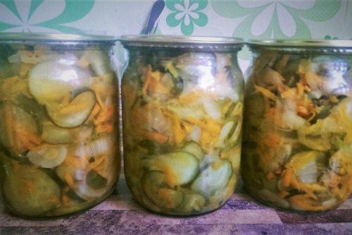 Салат из огурцов дольками на зиму. 20 простых салатов из огурцов на зиму