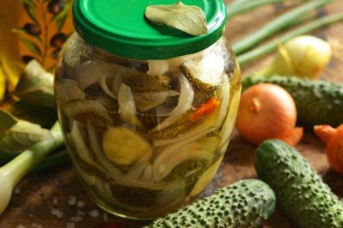 Салат из огурцов дольками на зиму. 20 простых салатов из огурцов на зиму