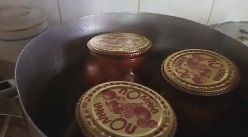 Засолка огурцов и помидоров холодным способом. Засолка помидоров на зиму холодным способом: 9 простых рецептов