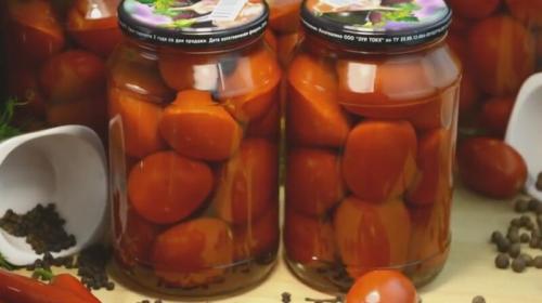 Засолка огурцов и помидоров холодным способом. Засолка помидоров на зиму холодным способом: 9 простых рецептов