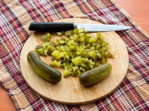 Можно ли использовать вздувшую банку с солеными огурцами. Взорвались банки? И эти огурцы пойдут в дело: совет от Юлии Миняевой