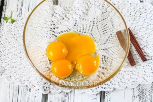 Вкусный сабайон со сливой и медом: рецепт и ингредиенты 06 Вкусный сабайон со сливой и медом: рецепт и ингредиенты 06