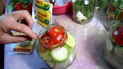 Ассорти огород без стерилизации. Овощное ассорти на зиму — рецепты пальчики оближешь