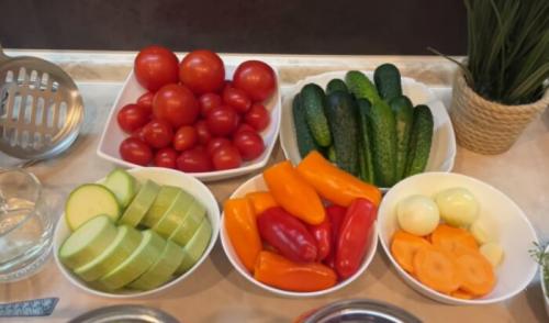 Ассорти огород без стерилизации. Овощное ассорти на зиму — рецепты пальчики оближешь