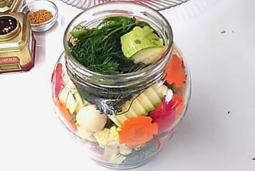 Огород в литровых банках. Овощное ассорти на зиму «пальчики оближешь» — самые вкусные рецепты ассорти из овощей