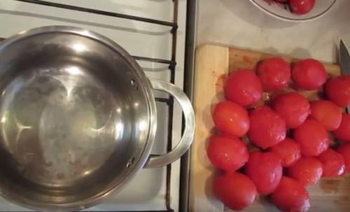 Какие виды помидоров лучше всего использовать для приготовления очищенных помидоров в собственном соку. Помидоры в собственном соку на зиму — пальчики оближешь. 6 простых рецептов