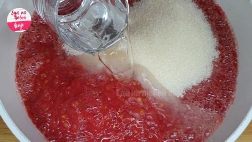 Как соус из чеснока после помидоров влияет на вкус блюд. Мама научила! Острый соус огонек из помидоров на зиму без варки