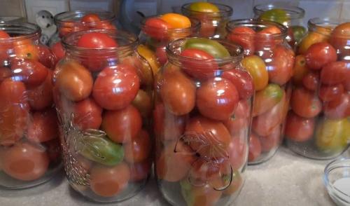 Помидоры в собственном соку. Томаты в собственном соку на зиму — самые вкусные рецепты в домашних условиях