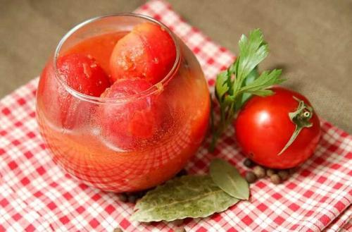 Помидоры в собственном соку. Томаты в собственном соку на зиму — самые вкусные рецепты в домашних условиях