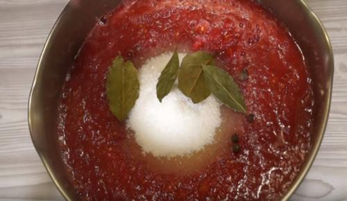 Помидоры в томатном соке (соусе) на зиму: 7 самых вкусных рецептов