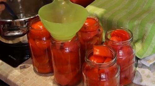 Помидоры в томатном соке (соусе) на зиму: 7 самых вкусных рецептов