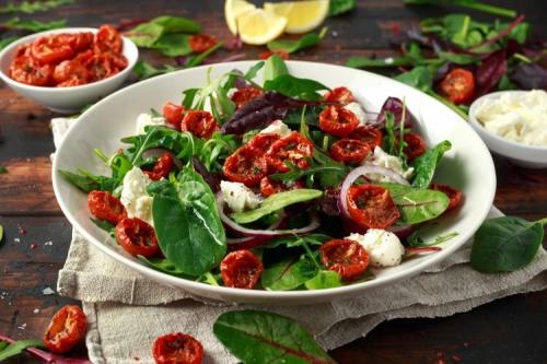 Какие блюда можно приготовить из вяленых овощей. 20 салатов с вялеными помидорами для настоящих гурманов