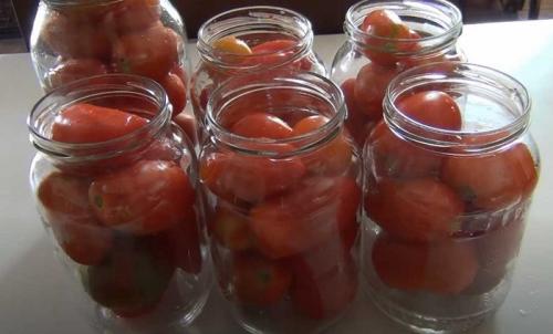 Помидоры в собственном соку на зиму — самый вкусный рецепт без стерилизации
