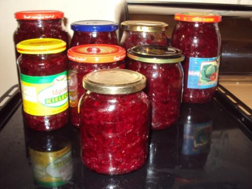 Салат из свеклы и помидоров на зиму. Салат со свеклой на зиму — 7 лучших рецептов заготовок в банках