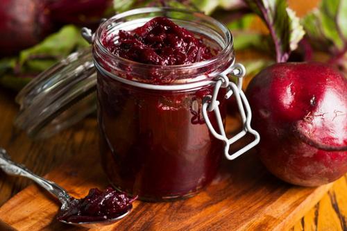 Салат из свеклы и помидоров на зиму. Салат со свеклой на зиму — 7 лучших рецептов заготовок в банках