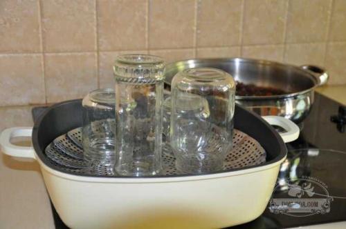 Как правильно хранить стерилизованные банки. Сколько сохраняется стерильность банок. Как правильно стерилизовать банки для консервирования