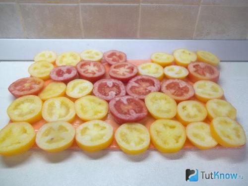 Как правильно очистить помидоры перед заморозкой