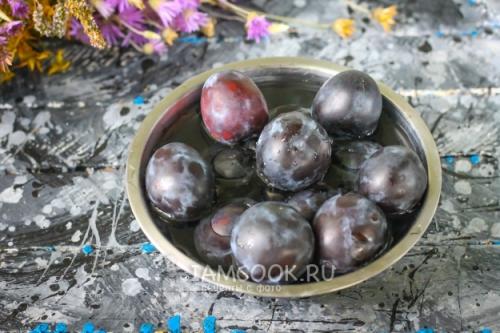 Заморозки из белых слив: легкий и вкусный способ сохранить сезонные фрукты на зиму 02 Заморозки из белых слив: легкий и вкусный способ сохранить сезонные фрукты на зиму 02