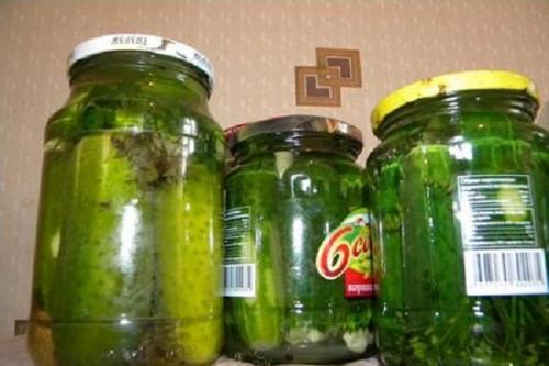 Можно ли переделать маринованные огурцы. Основные причины, почему банки с огурцами взрываются, как спасти консервацию или переделать, можно ли есть