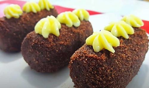 Пирожное картошка. Пирожное «Картошка» из печенья со сгущенкой — классический рецепт