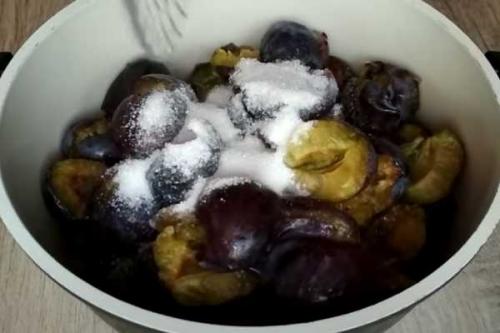 Можно ли заморозить варенье из слив в шоколаде с какао. Нутелла из слив на зиму — 4 варианта вкусного лакомства