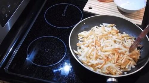 Хрустящая жареная картошка. Жареная картошка с золотистой корочкой на сковороде – рецепты вкусно пожареной картошки