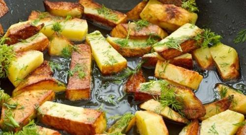 Хрустящая жареная картошка. Жареная картошка с золотистой корочкой на сковороде – рецепты вкусно пожареной картошки