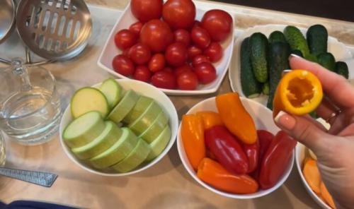 Сад огород в банке на зиму. овощное ассорти. Рецепт овощного ассорти на зиму в банках