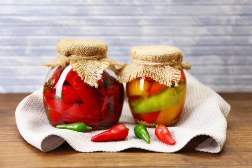 Острый перец в уксусе с сахаром. Маринованный горький перец с сахаром и уксусом