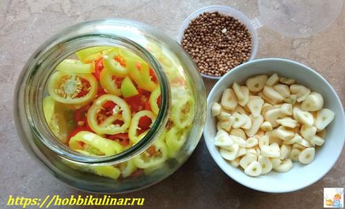 6 шагов до жгучего перчика. Маринованный острый перец с уксусом и мёдом на зиму без стерилизации