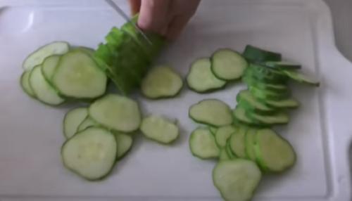 Как вкусно законсервировать переросшие огурцы. 5 лучших рецептов на зиму из переросших огурцов, проверенные временем