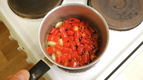 Как замариновать острый перец. Как замариновать горький перец на зиму? Рецепты пальчики оближешь