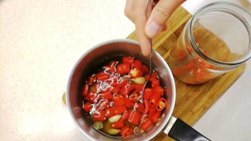 Как замариновать острый перец. Как замариновать горький перец на зиму? Рецепты пальчики оближешь