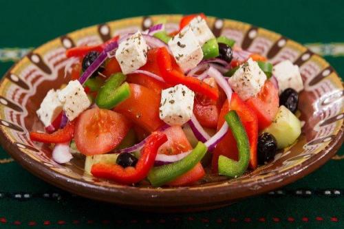 Салат из зеленого перца. 20 быстрых и вкусных салатов с болгарским перцем