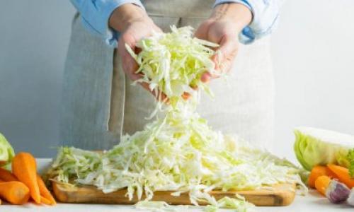 Можно ли хранить квашеную капусту в пластиковой посуде. Квашеная