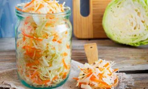 Можно ли хранить квашеную капусту в пластиковой посуде. Квашеная