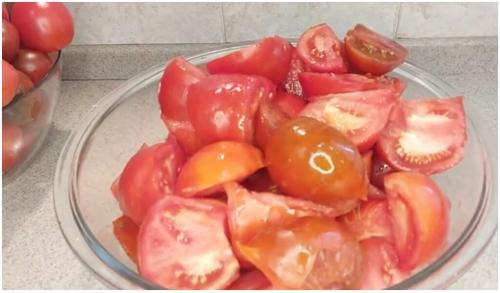 Помидоры в собственном соку на зиму пошаговый рецепт. Томаты в собственном соку на зиму – 7 самых вкусных рецептов в домашних условиях