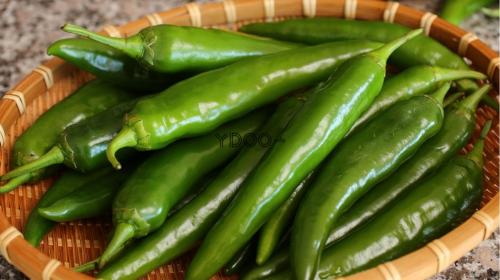 Блюда с острым стручковым перцем. Сэндвичи с колбасой и халапеньо 22