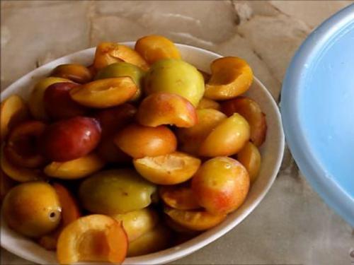 Как определить, что варенье из белых слив готово. Варенье из сливы без косточек на зиму — простой рецепт «пятиминутка»