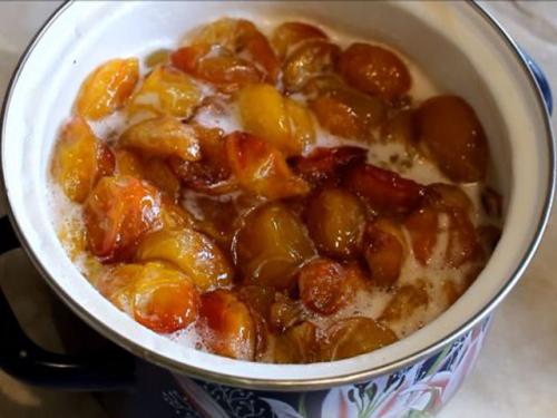 Как определить, что варенье из белых слив готово. Варенье из сливы без косточек на зиму — простой рецепт «пятиминутка»