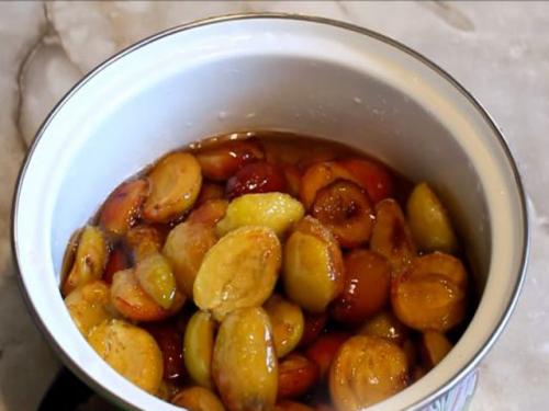 Как определить, что варенье из белых слив готово. Варенье из сливы без косточек на зиму — простой рецепт «пятиминутка»