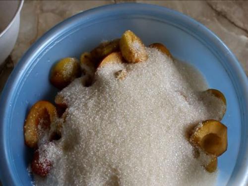 Как определить, что варенье из белых слив готово. Варенье из сливы без косточек на зиму — простой рецепт «пятиминутка»